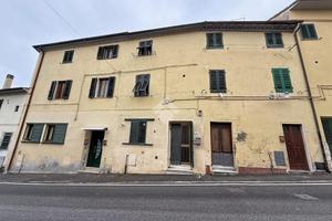 4 LOCALI A COLLESALVETTI