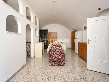 Casa indipendente angolare con piano terra