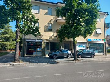 Monfalcone San Polo NEGOZIO e MAGAZZINO