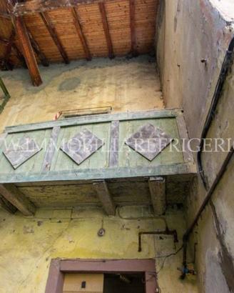 Casa indipendente di 196 m² con più di 5 locali a 