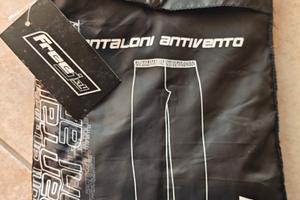 Pantalone anti pioggia e vento