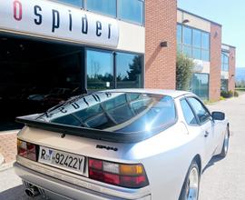 Porsche 944