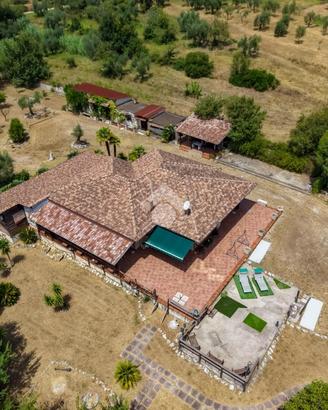 4 LOCALI A SPIGNO SATURNIA
