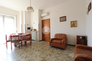 3 LOCALI A TORTORETO