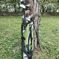 Set da golf completo di sacca a spalla.