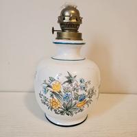 Antica lampada a petrolio