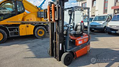 Carrello elevatore elettrico Toyota FBESF 15 - 15 