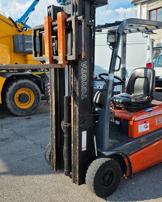 Carrello elevatore elettrico Toyota FBESF 15 - 15 