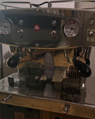 Macchina caffè professionale a capsule