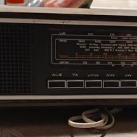 Radio RF412 di Grundig, 1977

