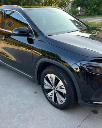 Mercedes Sport EQA 250