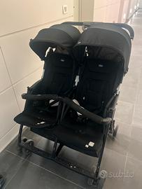 Passeggino gemellare affiancato Chicco