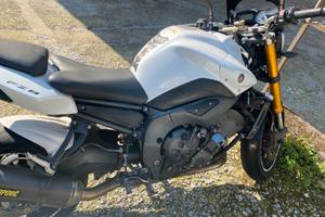 Yamaha fz8 miglior offerente