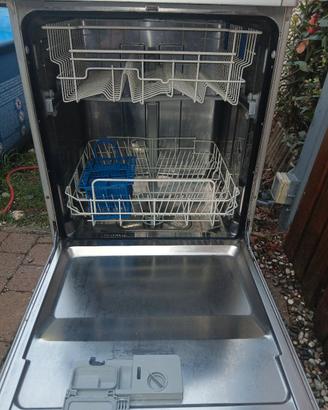 lavastoviglie indesit a++class dfg152b