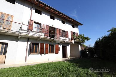 CASA DI CORTE A MAGNANO IN RIVIERA