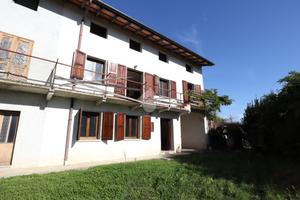 CASA DI CORTE A MAGNANO IN RIVIERA