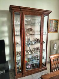 Vetrinetta radica di noce con faretti perfetta!