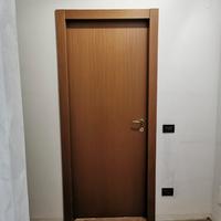 Porta battente noce tanganica