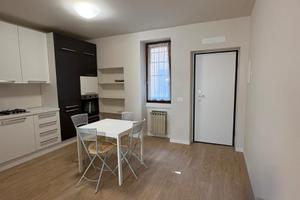 Bilocale ristrutturato via broseta bergamo