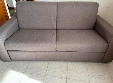 2 divani ed un divano letto