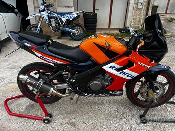 Honda cbr 125 r repsol