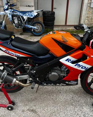 Honda cbr 125 r repsol