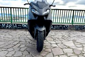 Yamaha tmax 560