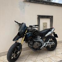 Aprilia dorsoduro 750 A2