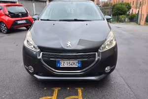 Peugeot 208 1.4 HDi 68 CV 5 porte Allure