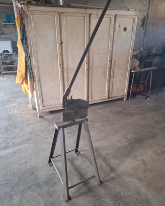 Cesoia manuale per lamiera