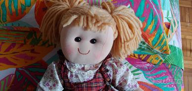 Bambola in stoffa per bambini