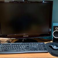PC DESKTOP + MONITOR 22’ + TASTIERA & MOUSE wirele