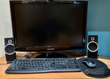 PC DESKTOP + MONITOR 22’ + TASTIERA & MOUSE wirele