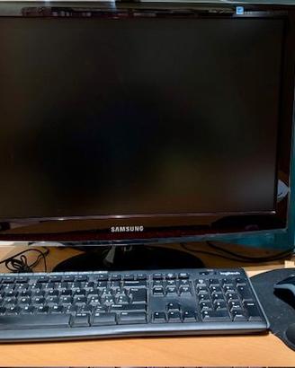 PC DESKTOP + MONITOR 22’ + TASTIERA & MOUSE wirele