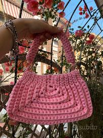 Borsa rosa fatta a mano all’uncinetto – pezzo unic
