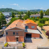 MULTILOCALE A QUATTRO CASTELLA