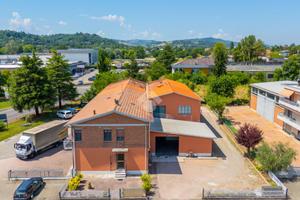 MULTILOCALE A QUATTRO CASTELLA