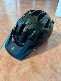 Casco oakley maven drt 5