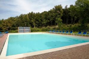 Borgo turistico nel bosco Siena