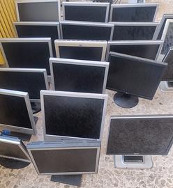 Lotto di 20 monitor per pc