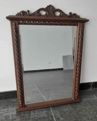 specchio in legno con cimasa