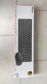 tastiera bluetooth con mouse