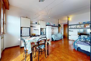 Bilocale luminoso con balcone e garage - Carpi (MO