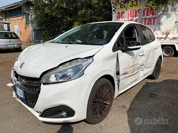 Peugeot 208 1.2 82cv gt line pure tech 