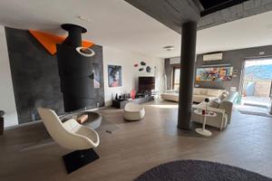 Prestigioso appartamento con terrazzo e piscina