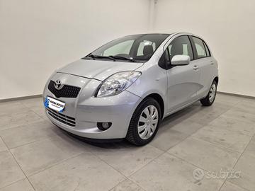 Toyota Yaris 5p 1.3 Navy - NEOPATENTATI - Navi - C