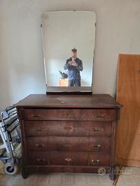 Comò vintage da restaurare