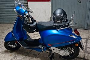 Vespa Sprint 50 4T 3V  + Accessori