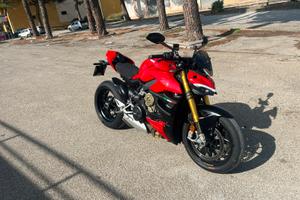 Ducati Streetfighter v4s