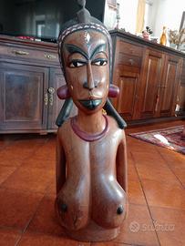 Statuetta di donna africana 
